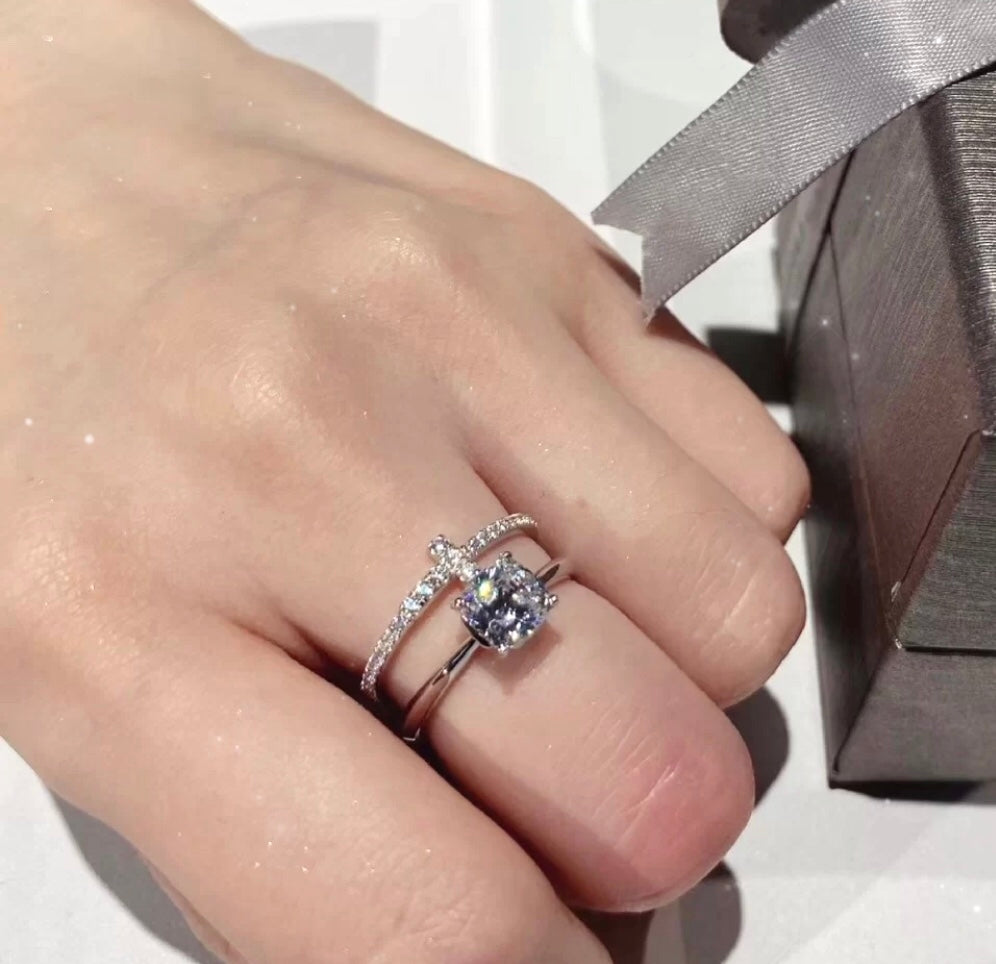 18K T Diamond Wire Ring