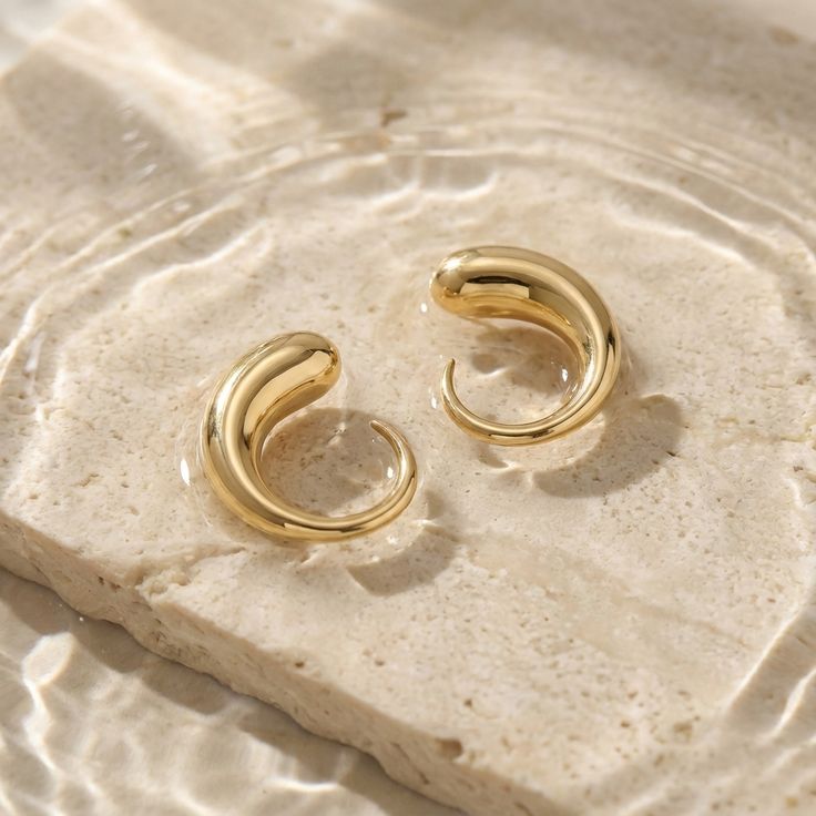 BEST-SELLING EARRINGS