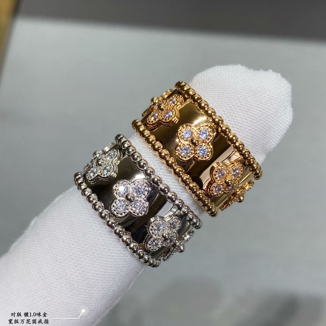 18K Perlée Clovers Ring