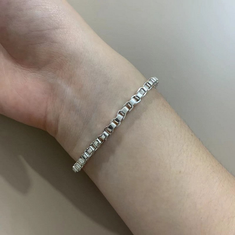 18K T Venetian Link Bracelet